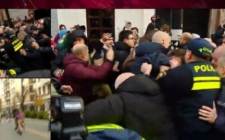 Tbilisidə polislə etirazçılar arasında qarşıdurma - Video