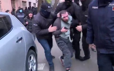 Hüquq-mühafizə orqanlarının əməkdaşları “Güclü Gürcüstan”ın iki üzvünü saxlayıblar