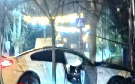 Marneulidə avtomobil "Aptek"ə çırpıldı