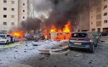 İran İsrail Birjası binasını vurdu - Video