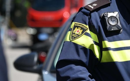 Polis əməkdaşlarına hücum zamanı üç nəfər bıçaqlandı