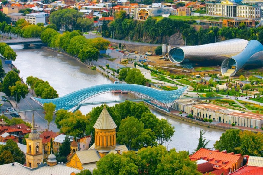 Müxalifət Tbilisi meri vəzifəsinə yeni namizəd seçdi