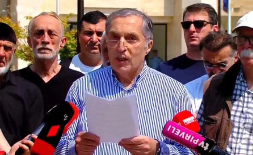 4 oktyabr İvanişvilinin dinc yolla devrilməsi günü elan olunur