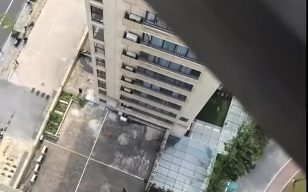 Çində 18-ci mərtəbədən yıxılan üç yaşlı uşaq sağ qaldı