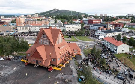 İsveçdə kilsə şəhər boyu “səyahət etdi” - Video