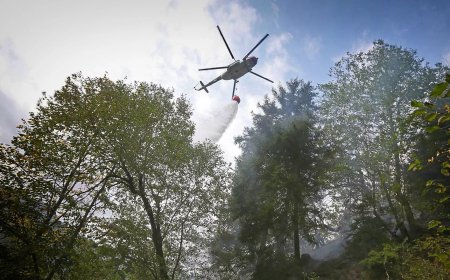 Dağ yamacında baş verən yanğını söndürmək üçün iki Sərhəd Polisi helikopteri cəlb olunub- VİDEO