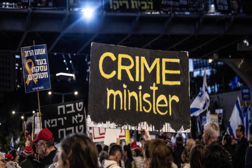 Qəzzanın işğalına qarşı çıxan israillilər Təl-Əvivdə magistral yolu bağlayıblar