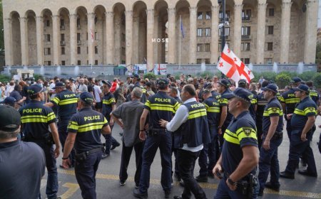 Rustaveli prospektində davam edən etiraz aksiyası zamanı polis 23 nəfəri inzibati qaydada saxlayıb