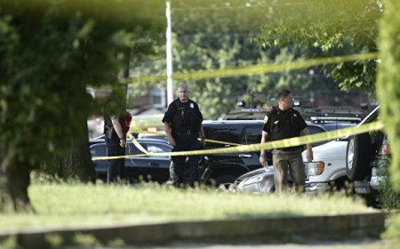 Trampın yaxın adamı güllələndi - Şok görüntülər