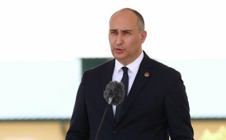 Keçmiş müdafiə naziri saxlanıldı