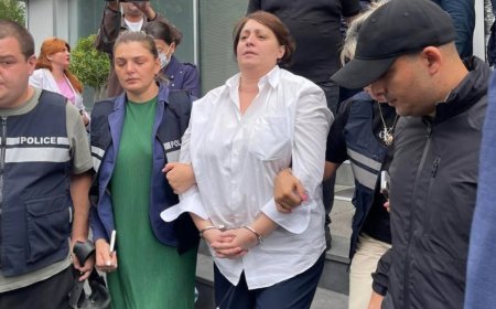 Kobaxidze Xoştariyanı Rusiyadan maliyyələşməkdə ittiham edib