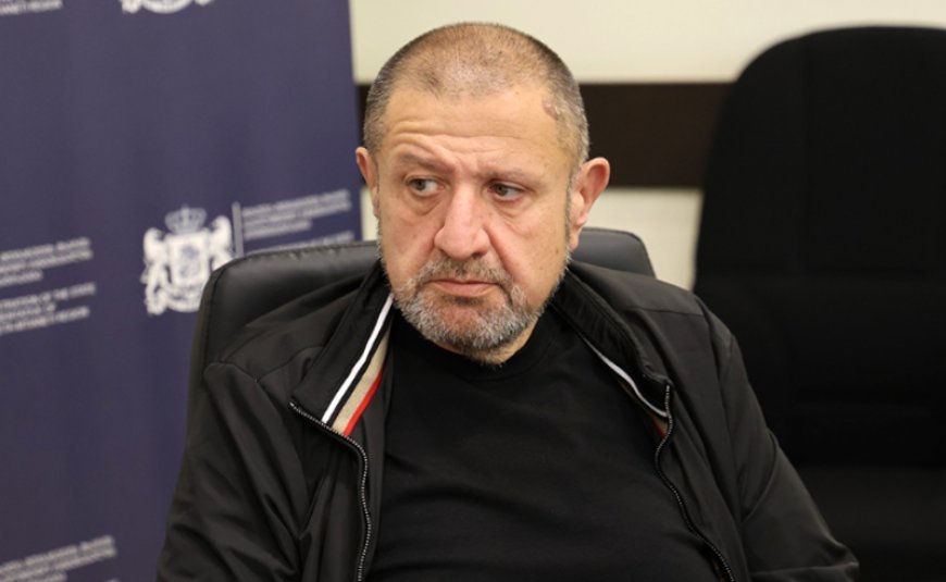 Dövlət nümayəndəsinin müavini 400 min dollarlıq rüşvət almaqda ittiham olunur