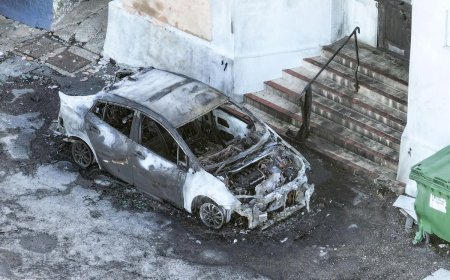 Britaniyada məscid yandırıldı - Video