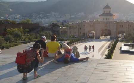 Gürcüstana turist axını rekord həddə çatıb