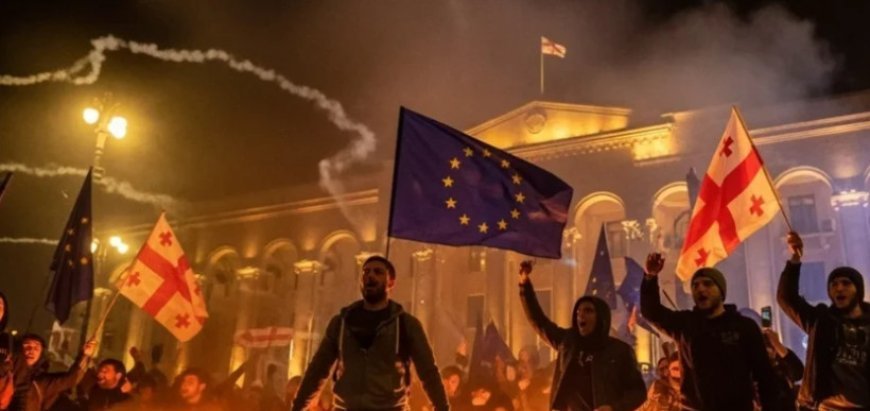 Gürcüstan prezidenti mitinqlərin keçirilməsi qaydalarını sərtləşdirən qanunu təsdiqləyib