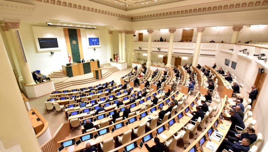 Parlament biznes-ombudsmanın aparatının ləğvini birinci oxunuşda dəstəkləyib