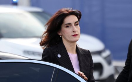 Onunla görüşməyə heç həvəsim də yoxdur