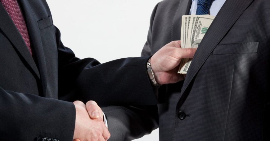 DTX biznesmenləri və dövlət məmurlarını saxladı