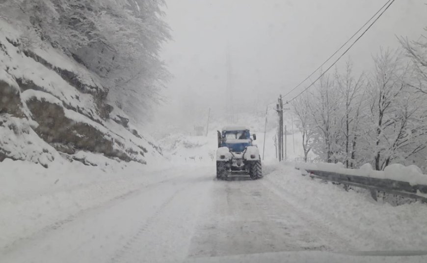 Uçqun təhlükəsinə görə yollarda hərəkət məhdudlaşdırıldı