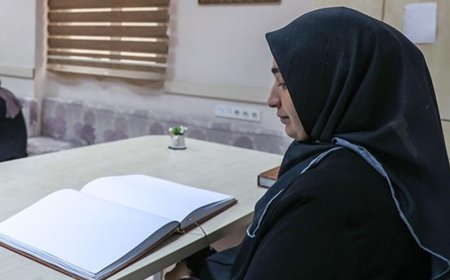 Gözləri görməsə də, Quran dərsləri keçir