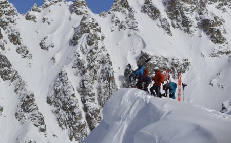 Gürcüstanda turistlər qar uçqununa düşüblər-VİDEO