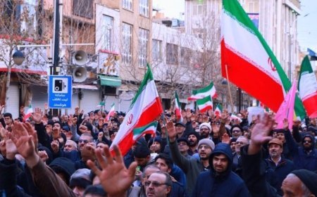 İranda xalqın İslam İnqilabına dəstək yürüşləri başladı – VİDEO