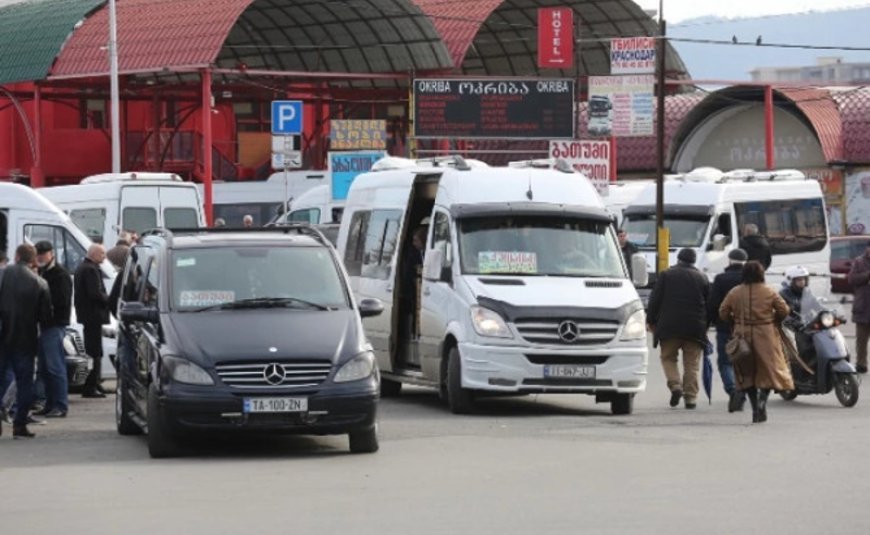 Uzun məsafəli mikroavtobus daşımalarına qoyulan qadağa yenidən təxirə salındı