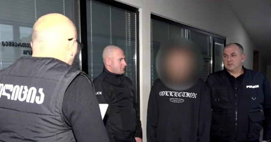 Poti polisi sosial şəbəkədə hədə-qorxu gələn şəxsi saxlayıb