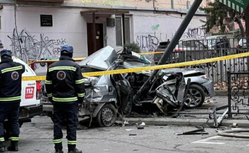 Tbilisinin mərkəzində ağır yol qəzası: Ölənlər var