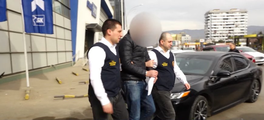 Tbilisidə  polis zabiti əcnəbi vətəndaşı aldadaraq pulunu mənimsəyib