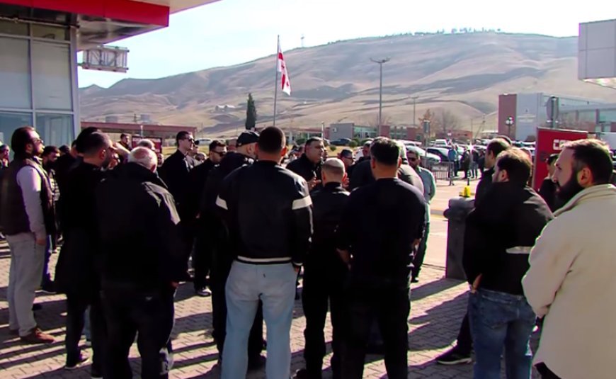 Rustavi avtomobil bazarında etiraz aksiyası keçirilir