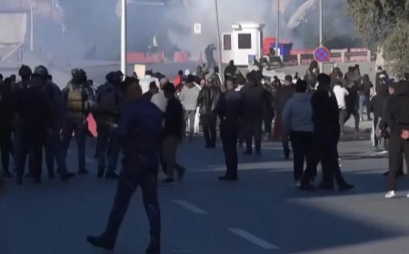 İran vətəndaşları ABŞ-nin İraqdakı səfirliyinə hücum ediblər