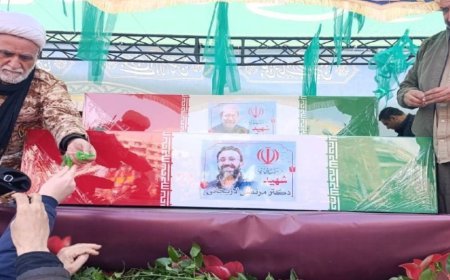 Tehranda Əli Laricani və "Bəsic" komandanı ilə vida mərasimi keçirilir