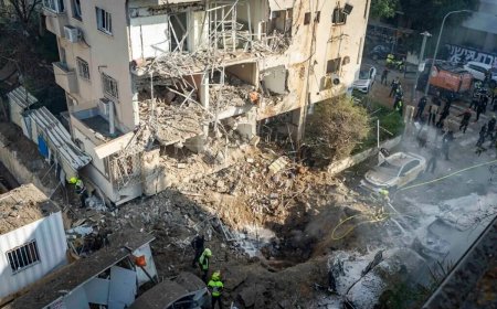 İran İsrailin silah və aerokosmik obyektlərinə zərbələr endirdi - VİDEO