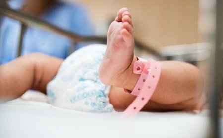 Batumidə ana zorakılığına məruz qalan körpə vəfat edib