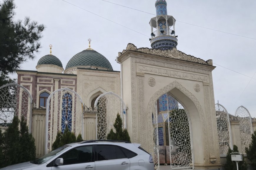 Bu gün Qardabani Məscidində möminlərin iştirakı ilə cümə namazı qılındı