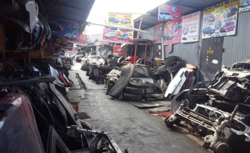 Tbilisidə məşhur bazarın yerində binalar tikiləcək – Sahibkarlar ayağa qalxdı