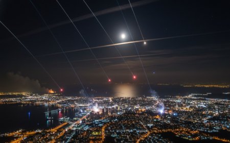 Husilər İsrailin Eylat şəhərində hədəflərə zərbələr endirib