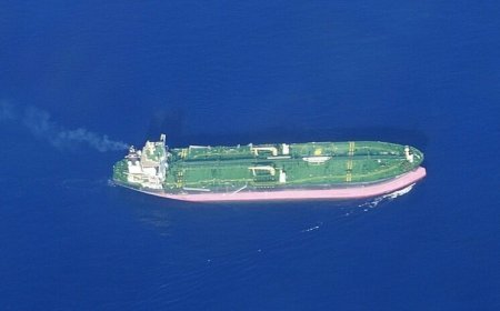 Trampın blokadasına meydan oxudu: Çin gəmisi Hörmüzdən keçdi