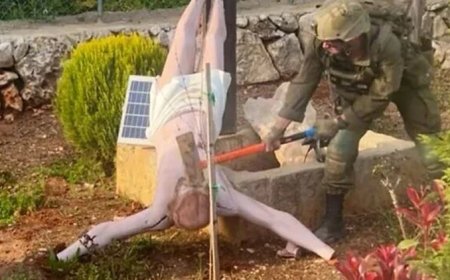 İsrail əsgəri Məsihin heykəlini sındırdı