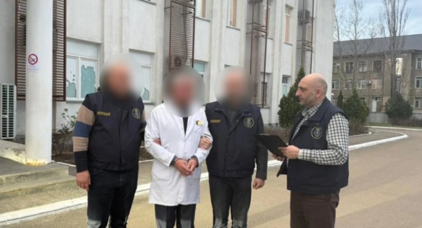 Gürcüstanda hərbi hospitalın şöbə rəisi rüşvət alarkən yaxalanıb