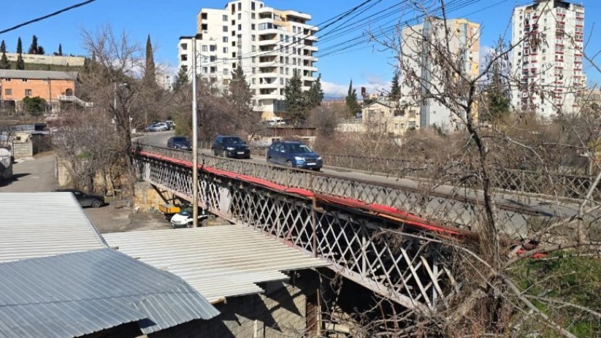 Tbilisidə körpü sökülür: Hərəkət 5 ay müddətinə tam məhdudlaşdırılacaq