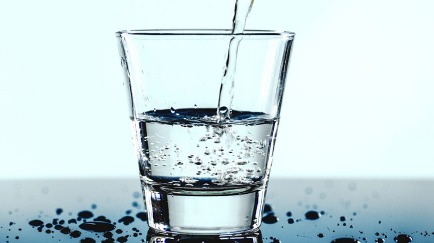 İsti havada içilməsi məsləhət görülməyən iki növ içki açıqlanıb