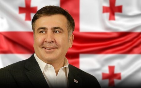 Saakaşvili həbsxanada tanınmaz hala düşdü: Yeni imici diqqət çəkdi