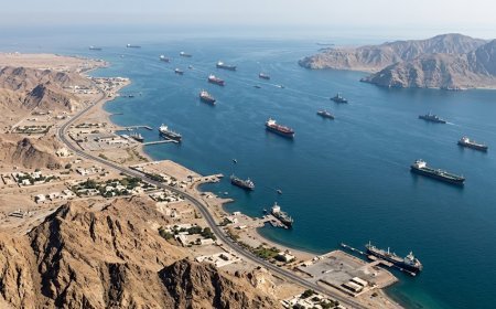 Hörmüz boğazı İrana ildə 40 milyard dollar qazandıra bilər