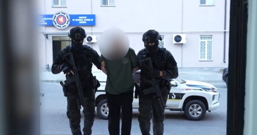Batumidə silahlı qətl törədən şəxs hakim qərarı ilə yaxalandı