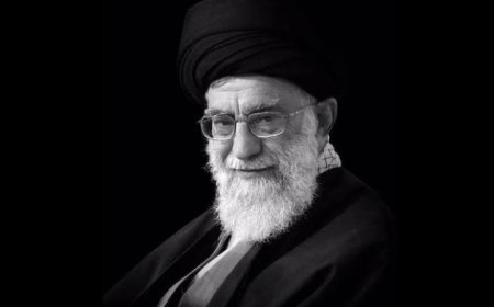 Şəhid Seyyid Əli Xameneinin cənazəsini daşıyan təyyarə Məşhədə enib