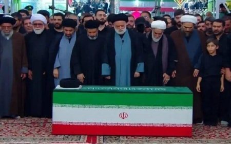 Şəhid olmuş ali dini lider iyulun 9-da doğulduğu Məşhəd şəhərində dəfn edilib