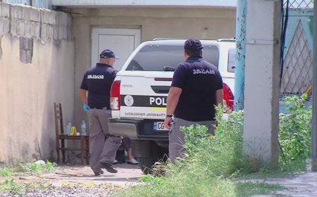 Marneulidə atasını balta ilə doğrayan gənc axtarılır
