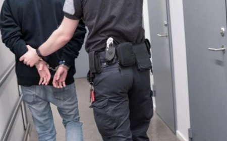 Tbilisidə avtomobil oğurlayıb qəza törədən iki nəfər isti izlərlə tutuldu